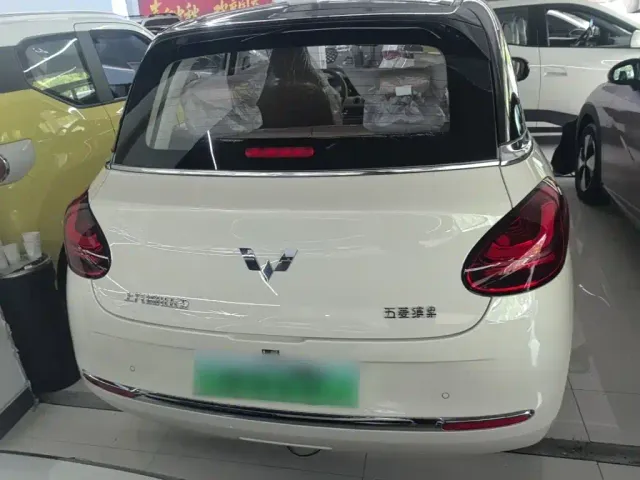 Wuling Bingo — Фото автомобиля 3
