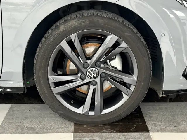 Volkswagen Golf — Фото автомобиля 10