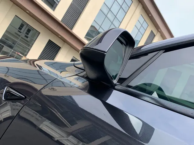 Tesla Model Y — Фото автомобиля 10