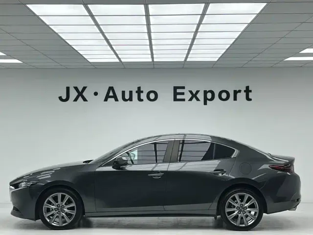 Mazda Axela — Фото автомобиля 6