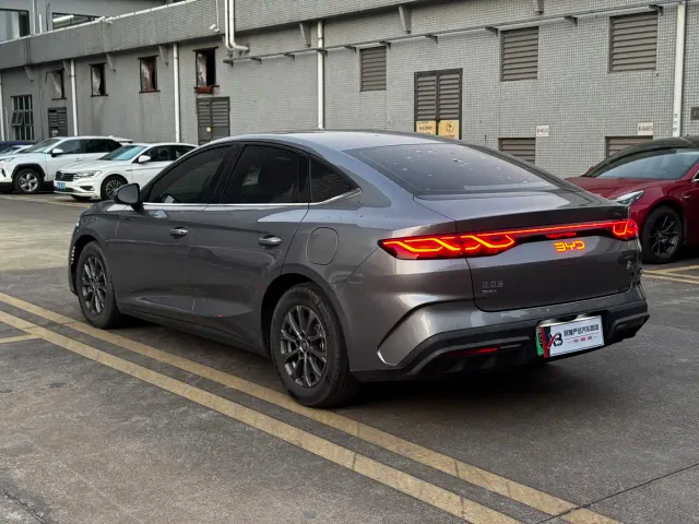 BYD Qin L — Фото автомобиля 4