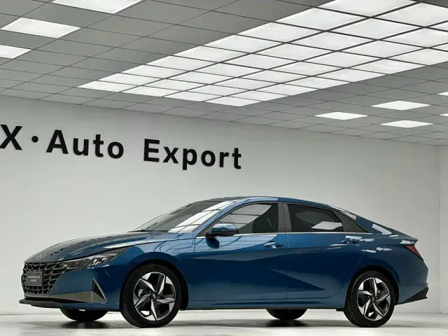 Hyundai Elantra — Фото автомобиля 10