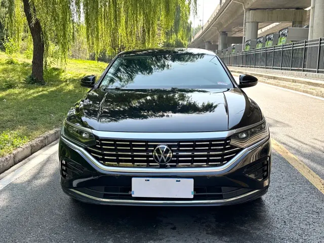 Volkswagen Passat — Фото автомобиля 2
