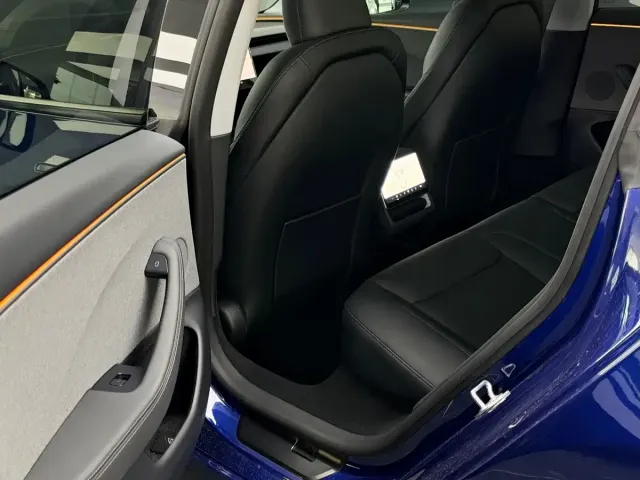 Tesla Model 3 2025 Model Year Facelift Rear-Wheel Drive — Фото автомобиля 10