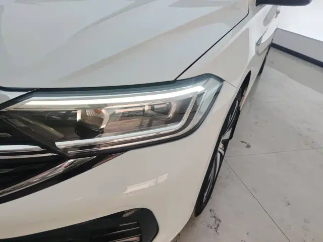 Volkswagen Sagitar — Фото автомобиля 5