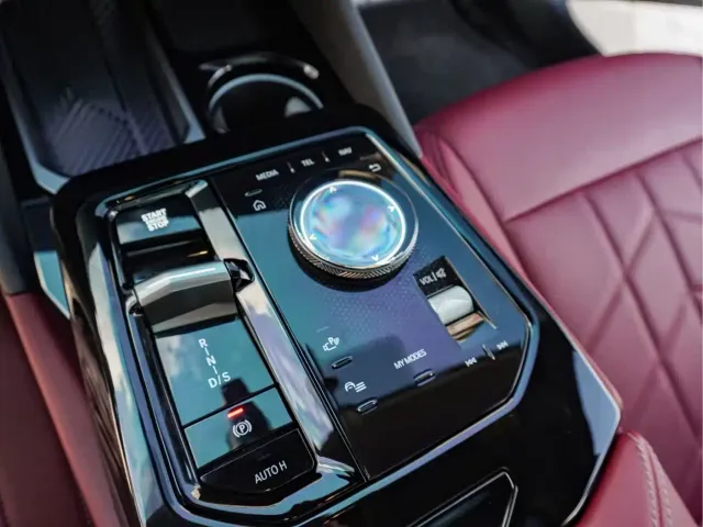 BMW 5 Series — Фото автомобиля 16