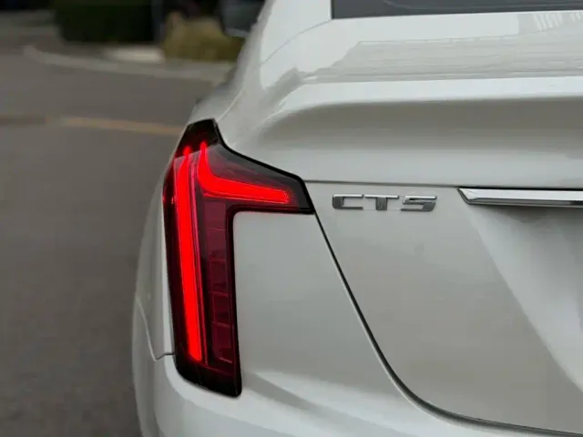 Cadillac CT5 — Фото автомобиля 12