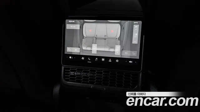 Tesla Model Y — Фото автомобиля 27