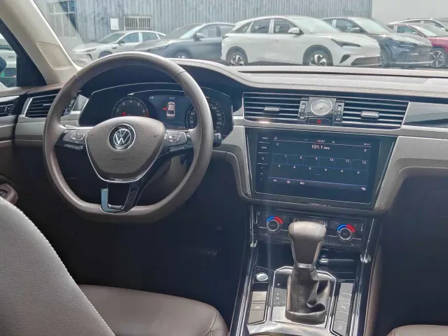 Volkswagen Phideon — Фото автомобиля 8