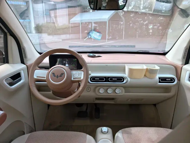 Wuling Hongguang Mini EV — Фото автомобиля 13