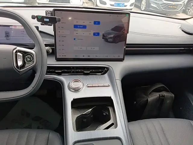 Geely Galaxy E5 — Фото автомобиля 12