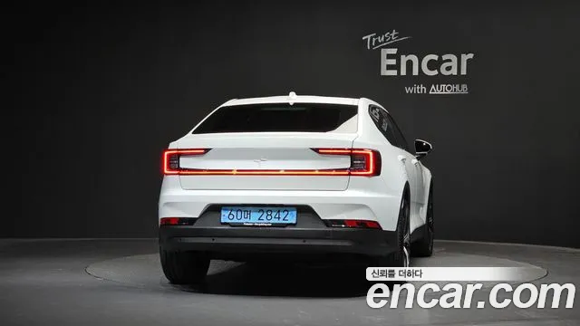 Polestar 2 — Фото автомобиля 4