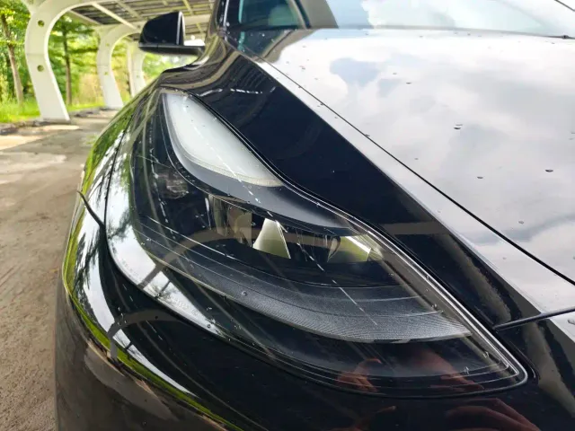 Tesla Model Y — Фото автомобиля 9
