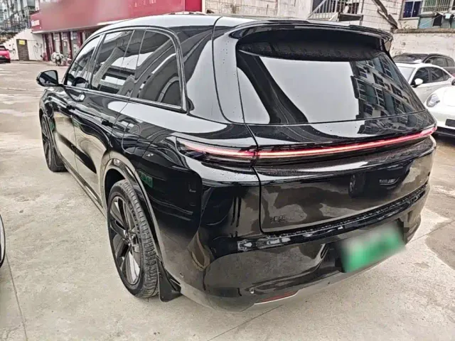 Li Auto L8 — Фото автомобиля 4