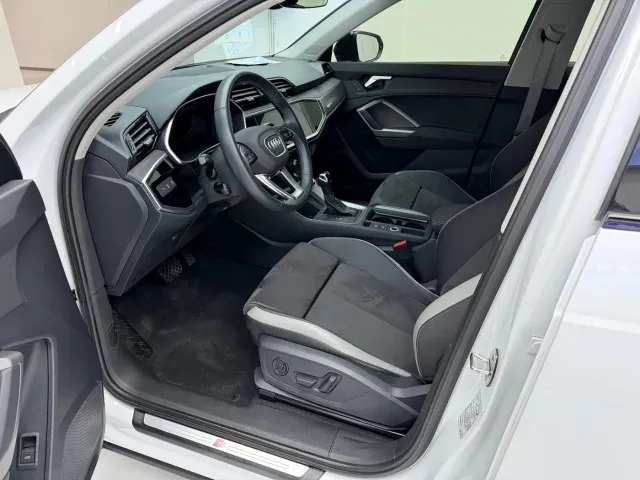 Audi Q3 — Фото автомобиля 12