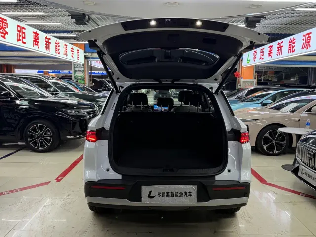 BYD Song Pro — Фото автомобиля 15