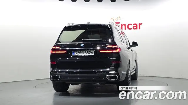 BMW X7 — Фото автомобиля 4
