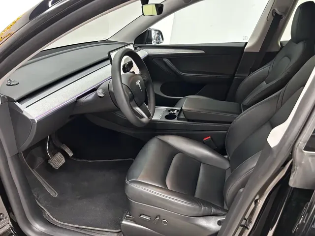 Tesla Model Y — Фото автомобиля 7