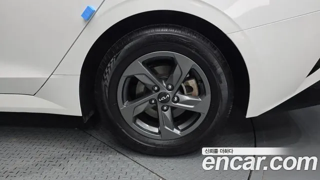 Kia K5 K5 3 поколение 2.0 LPI(Для проката) — Фото автомобиля 21