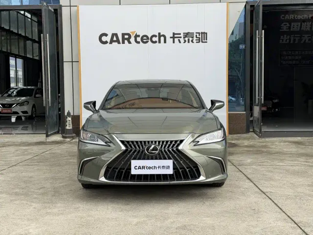 Lexus ES — Фото автомобиля 2