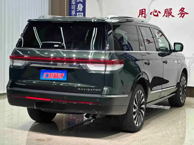Lincoln Navigator — Фото автомобиля 17