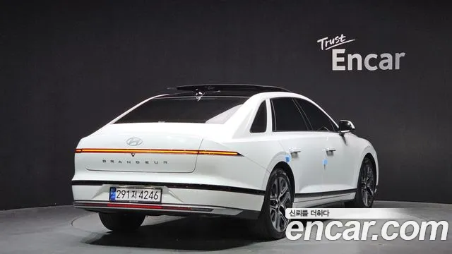 Hyundai Grandeur Grandeur (GN7) — Фото автомобиля 2