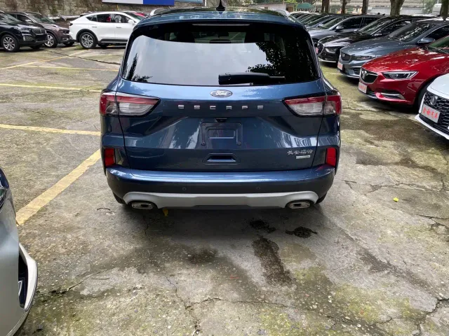Ford Escape — Фото автомобиля 5