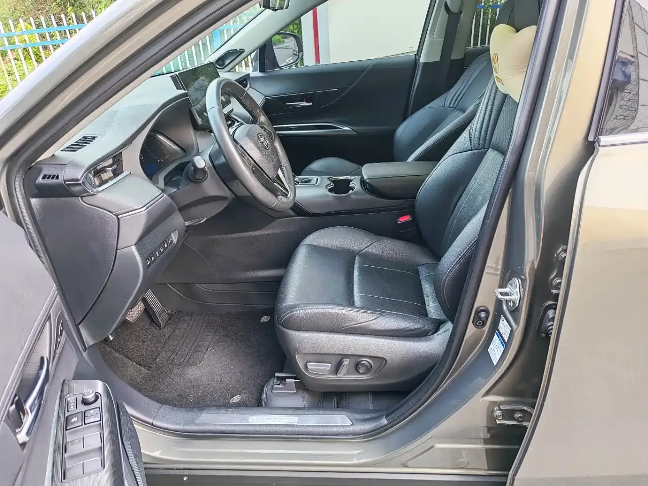 Toyota Lingfang HARRIER 2022 Hybrid 2.5L CVT 4WD Flagship Edition — Фото автомобиля 11