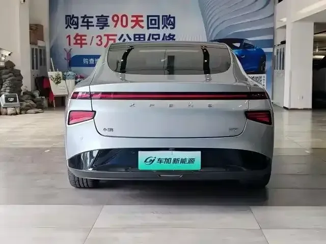 Xpeng P7 — Фото автомобиля 8