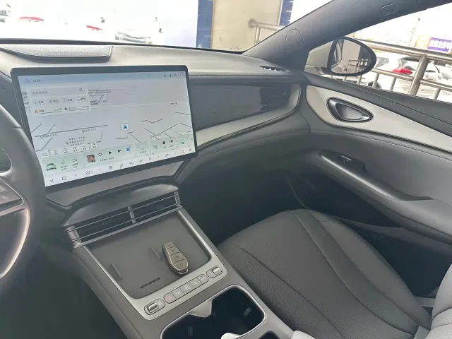 BYD Seal 07 DM-i — Фото автомобиля 21