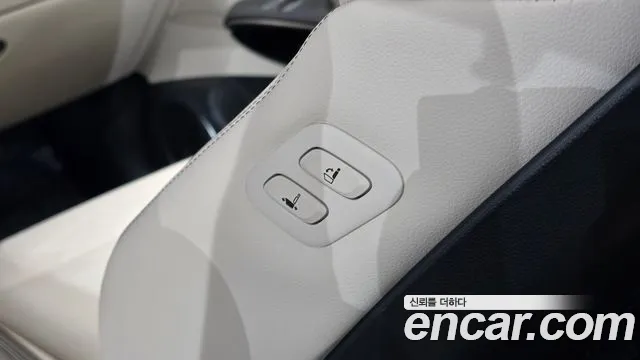 Genesis GV70 2.5T Бензин 2WD — Фото автомобиля 20