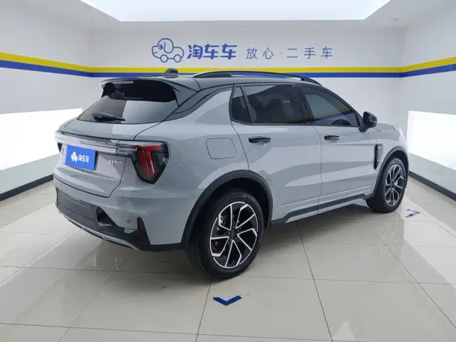 Lynk & Co Lynk & Co 01 EM-P 2023 1.5TD EM-P PM — Фото автомобиля 3