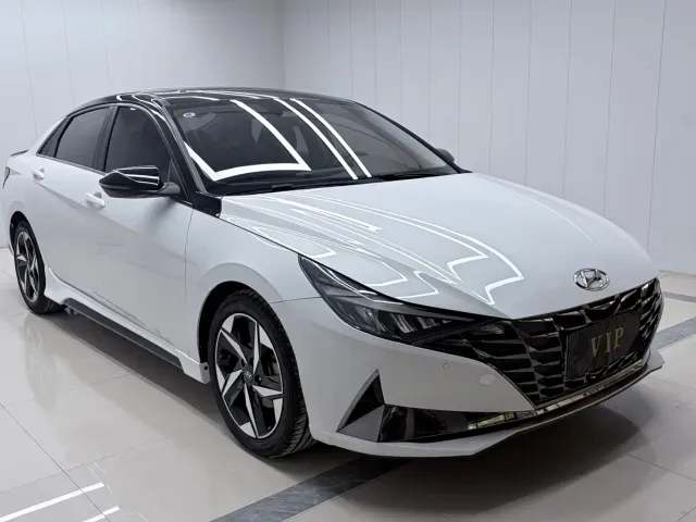 Hyundai Elantra — Фото автомобиля 3