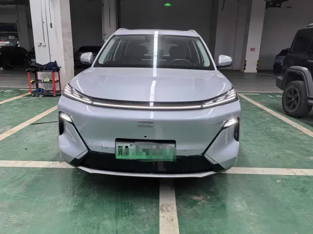 Geely Galaxy Starship 7 EM-i — Фото автомобиля 2