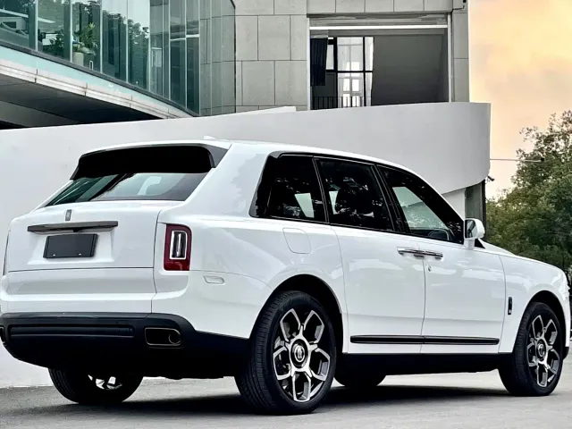 Rolls-Royce Cullinan — Фото автомобиля 4