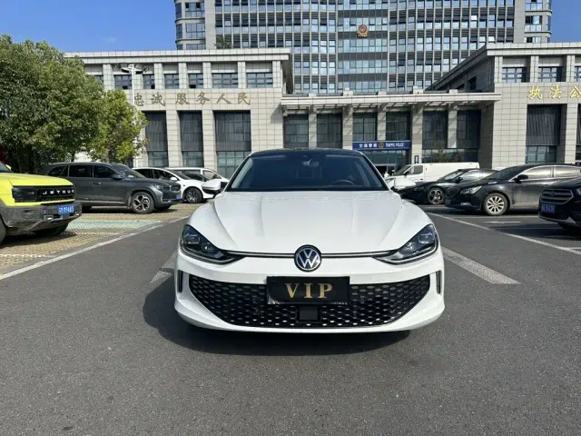 Фотография автомобиля — Volkswagen Lamando