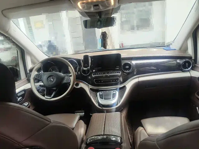 Mercedes-Benz V-Class — Фото автомобиля 12