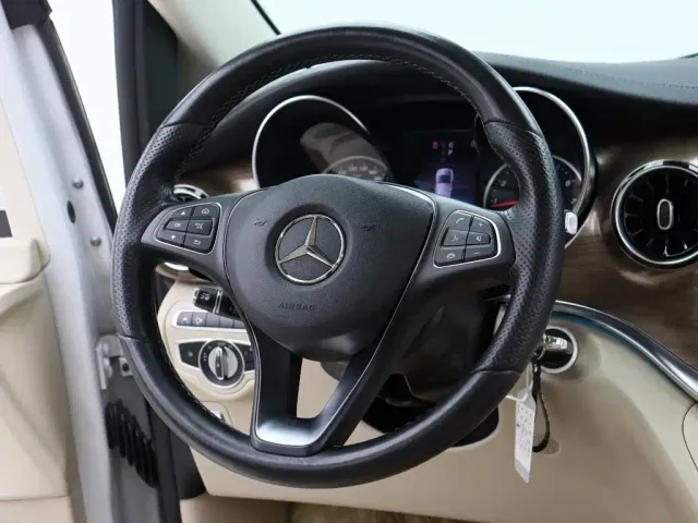 Mercedes-Benz V-Class — Фото автомобиля 15