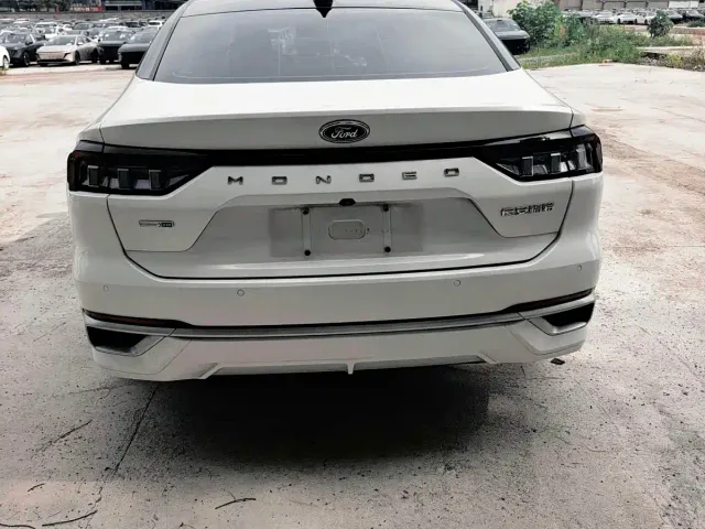 Ford Mondeo — Фото автомобиля 16