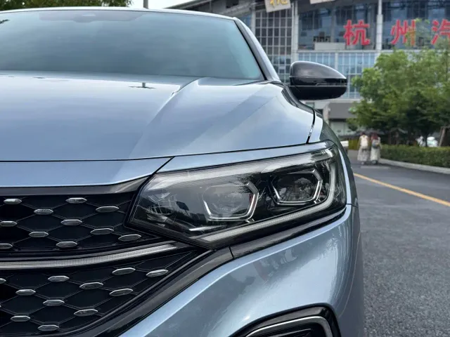 Volkswagen Passat — Фото автомобиля 20