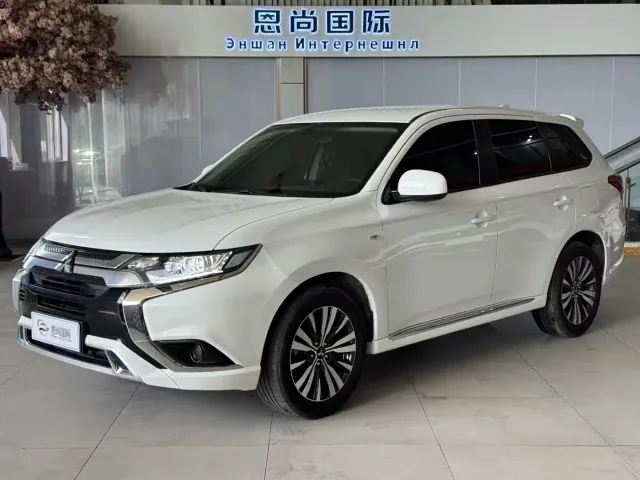 Фотография автомобиля — Mitsubishi Outlander