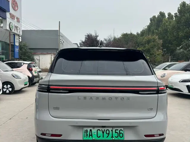 Leapmotor C10 — Фото автомобиля 7