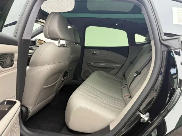 Geely Galaxy Xingyao 8 — Фото автомобиля 7