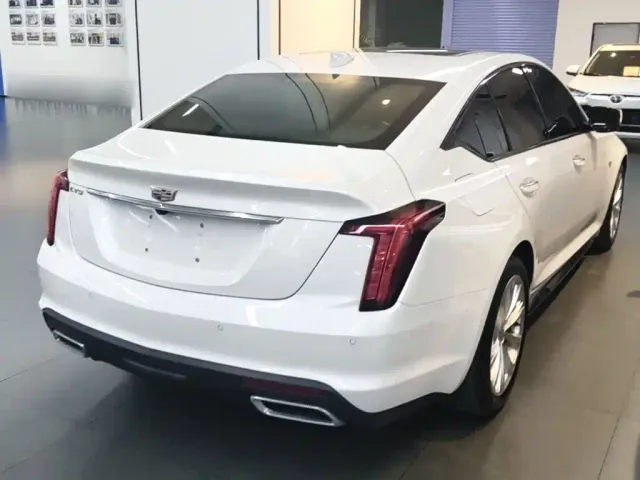 Cadillac CT5 — Фото автомобиля 6