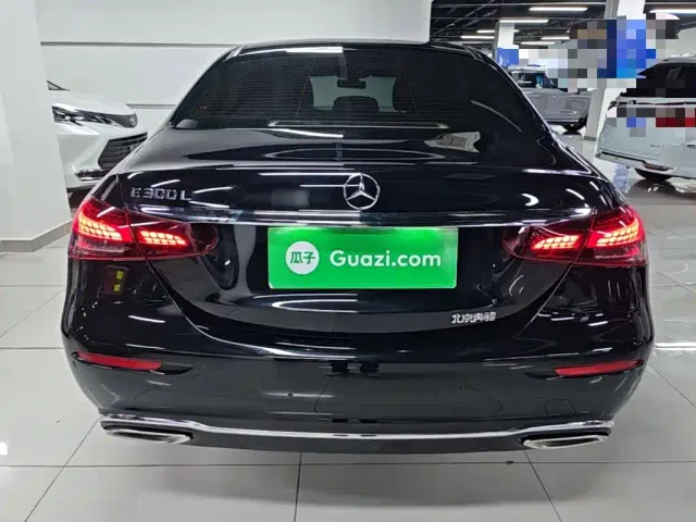 Mercedes-Benz E-Class — Фото автомобиля 5