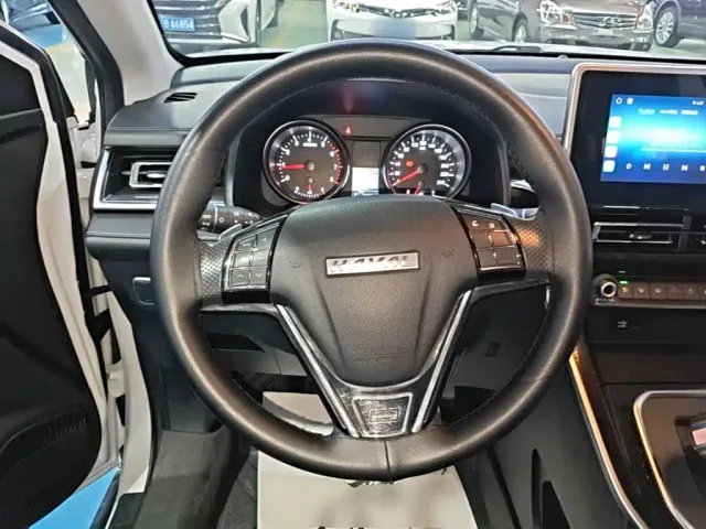 Haval M6 — Фото автомобиля 10