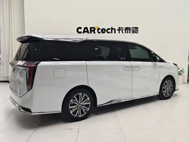 GAC Trumpchi M8 — Фото автомобиля 10