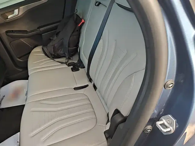 Ford Escape — Фото автомобиля 16
