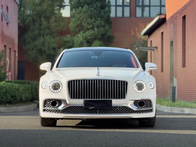 Bentley Flying Spur — Фото автомобиля 2