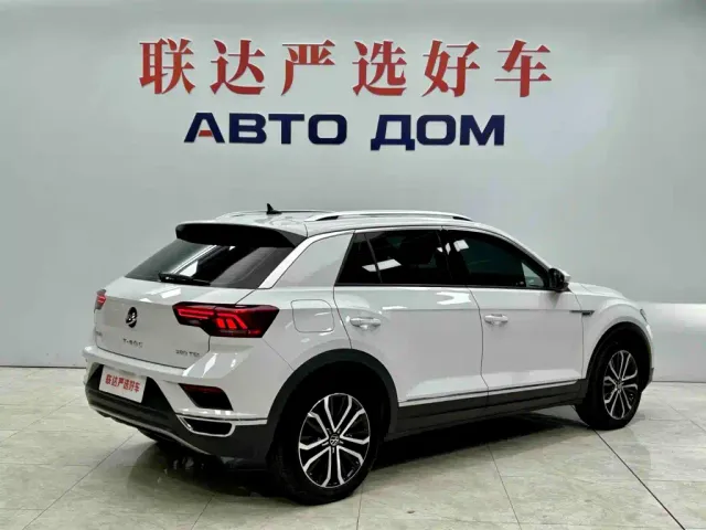 Volkswagen T-Roc — Фото автомобиля 6